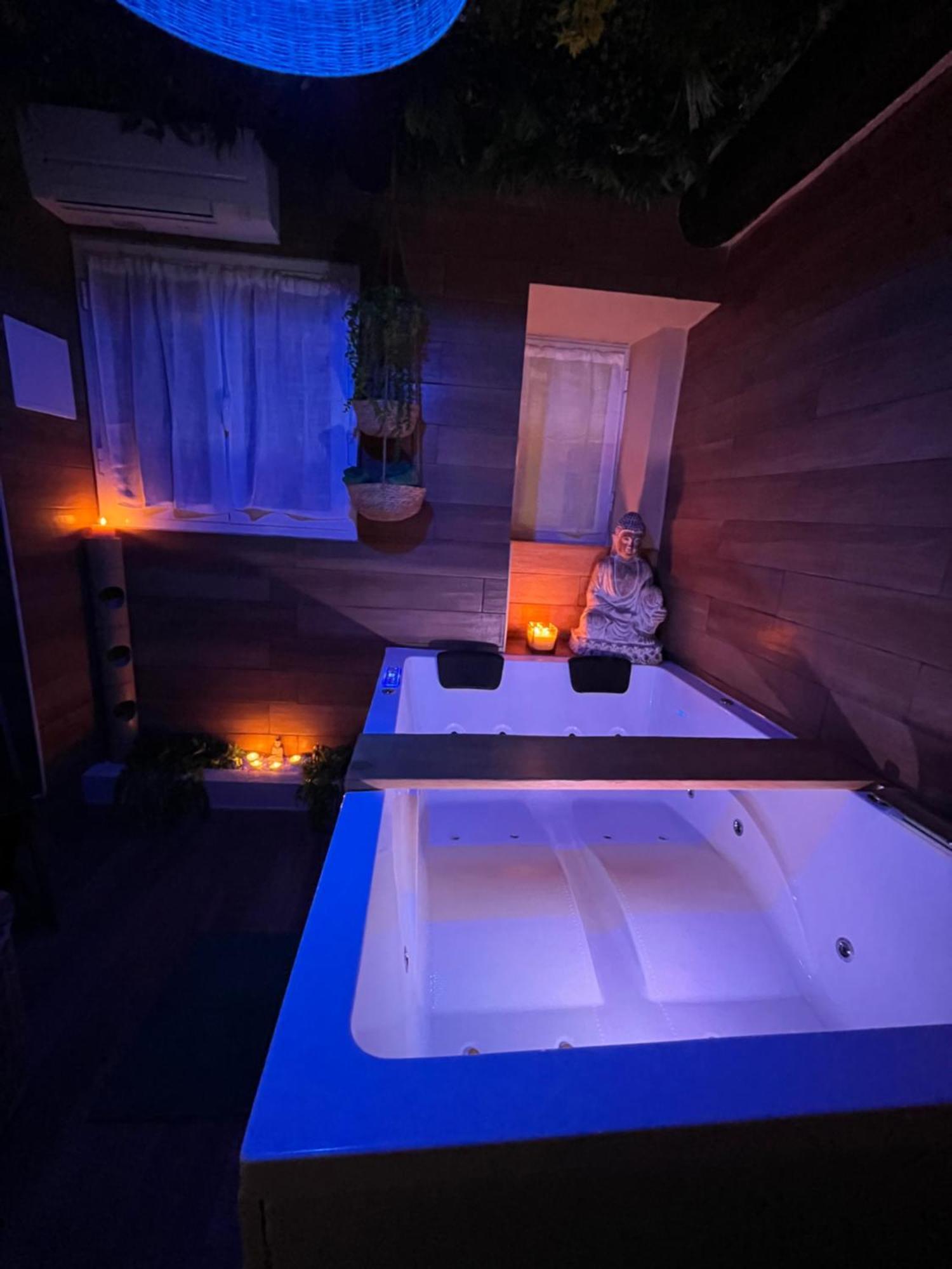 Le Balneo Jacuzzi Vieil Antibes Safranier Apartment Exterior photo